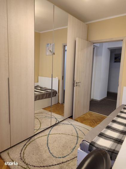 Apartament cu 3 camere decomandat în Obor