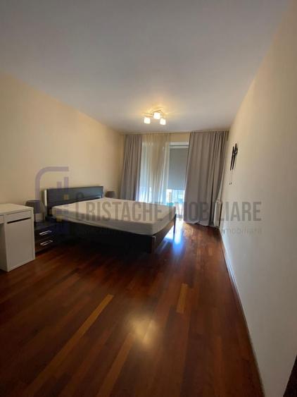 Apartament cu 3 camere semidecomandat, mobilat în Dristor