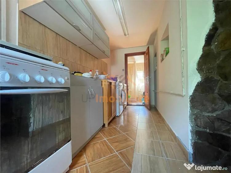 Casă cu 6 camere cu Teren 325 Mp în Remeți