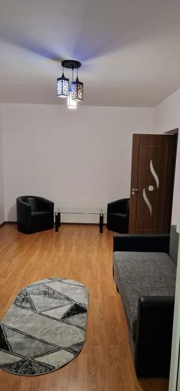 Apartament cu 2 camere semidecomandat în Runcu