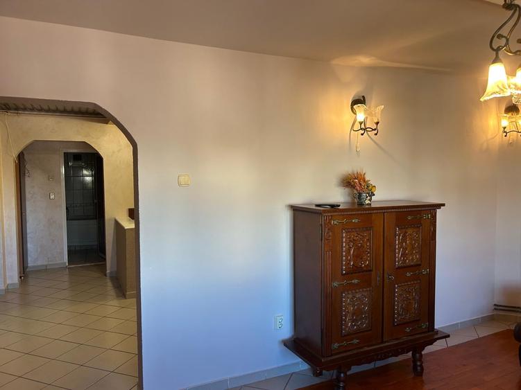 Apartament cu 2 camere decomandat în Km 4-5
