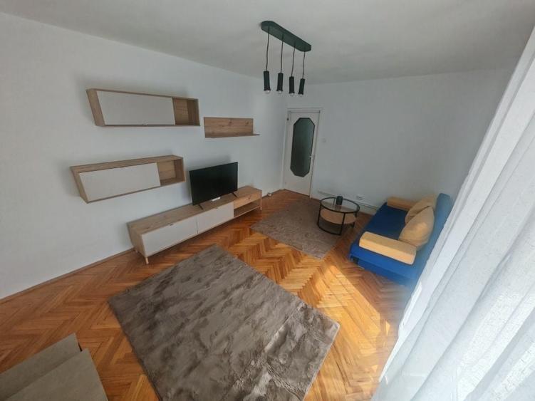 Apartament cu 2 camere decomandat în Tudor