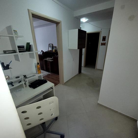 Apartament cu 3 camere decomandat în Berceni