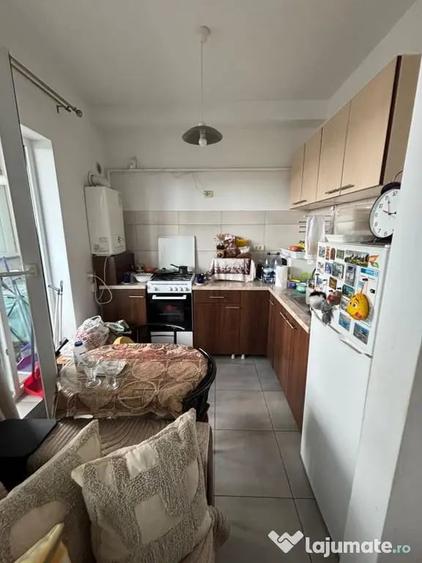 Apartament cu 2 camere semidecomandat în Uverturii