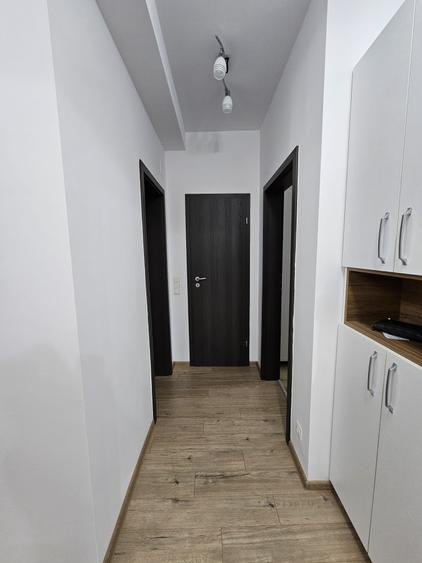 Apartament cu 3 camere semidecomandat în Drumul Taberei