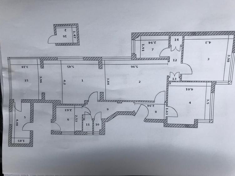 Apartament cu 4 camere semidecomandat în P-ța Romană