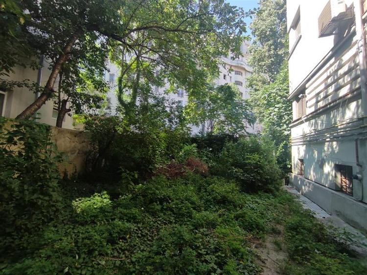 Vanzare parte din vila Vila, Piata Constitutiei - 12