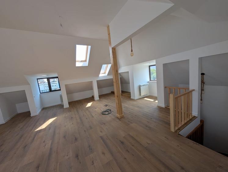 Apartament cu 5 camere decomandat în Floreasca