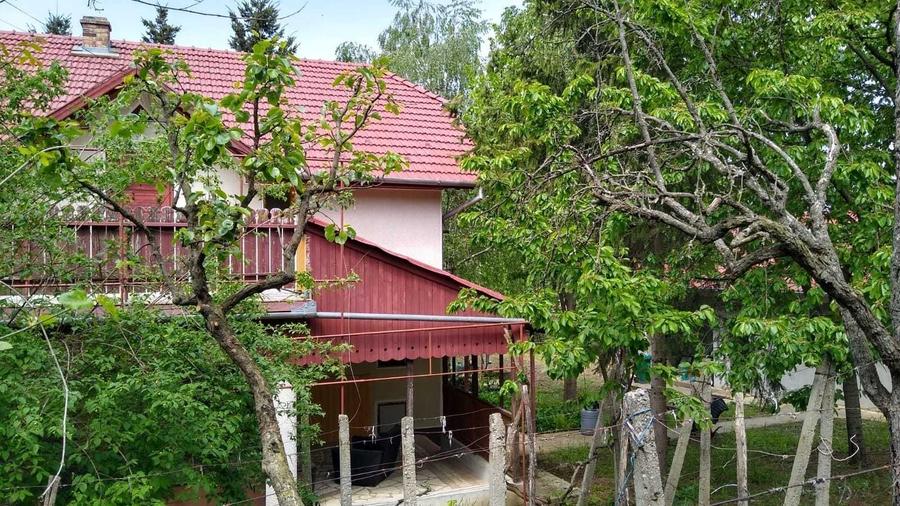 Casă cu 4 camere în Covăsinț