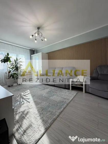 Apartament cu 4 camere decomandat în Exterior Vest