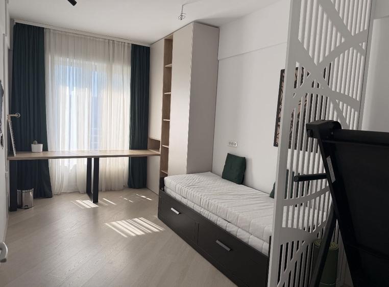 Apartament cu 3 camere decomandat, mobilat în Mihai Bravu