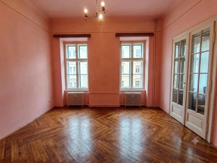 Apartament cu 3 camere decomandat în Central