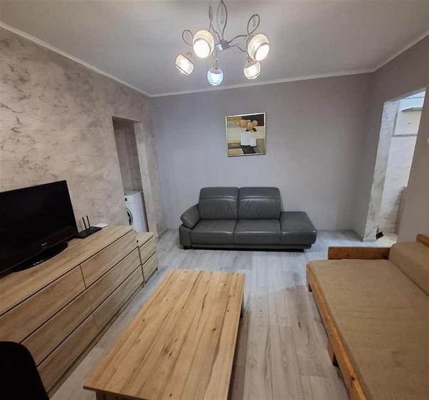 Apartament cu 2 camere semidecomandat, mobilat în Baza 3
