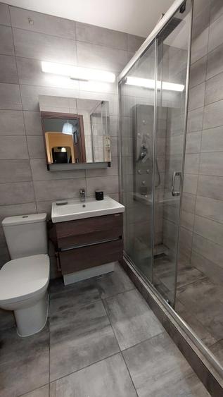 Apartament cu 3 camere semidecomandat în Unirii