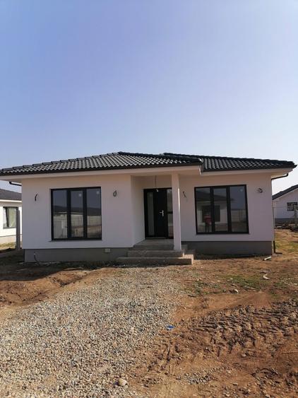 Casă cu 3 camere cu Teren 500 Mp în Cheriu