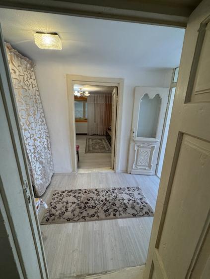 Casă individuală cu 4 camere cu Canalizare în Traian