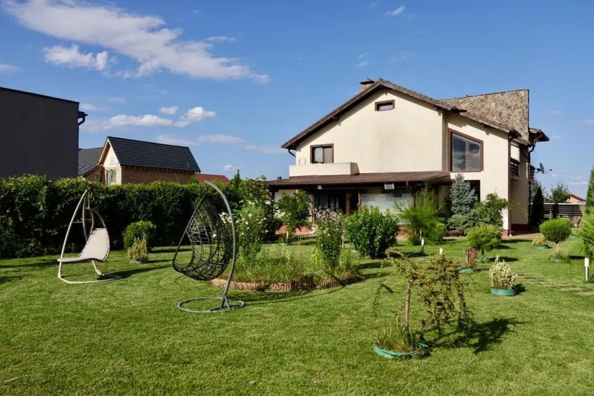 Casă cu 5 camere în Sânpetru
