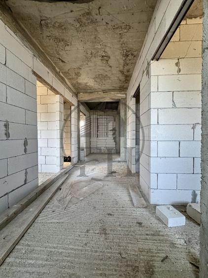 Casă individuală cu 5 camere cu Canalizare în Est