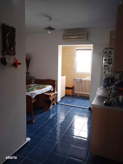 Apartament cu 3 camere decomandat în Radu Negru