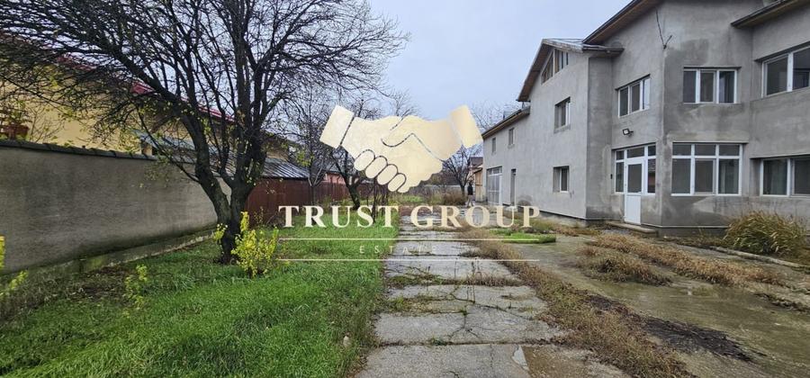 Casă individuală cu 9 camere cu Canalizare în Popești-Leordeni