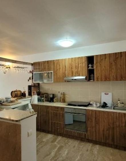 Duplex cu 4 camere cu Canalizare în Râu de Mori