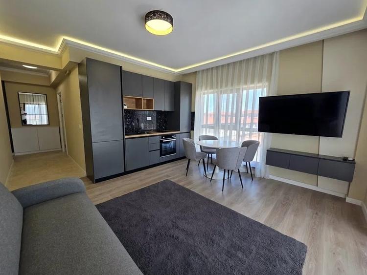 Apartament cu 2 camere semidecomandat, mobilat în Galata