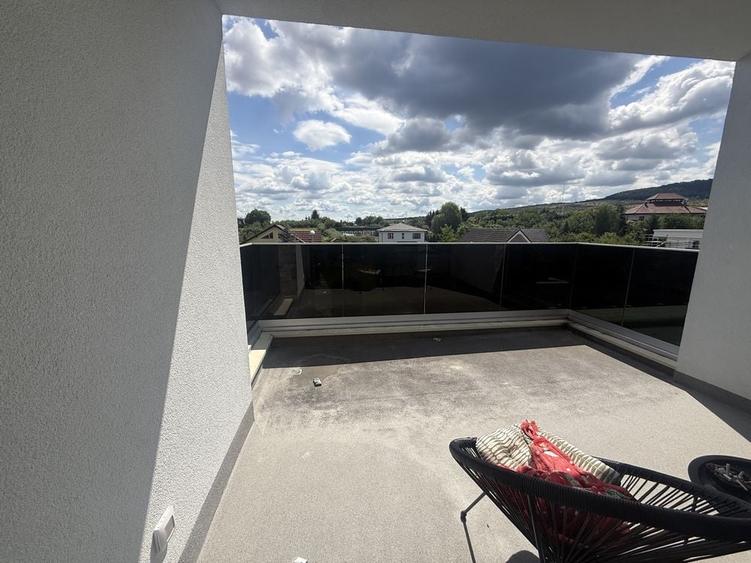 Casă cu 4 camere cu Teren 150 Mp în Bună Ziua