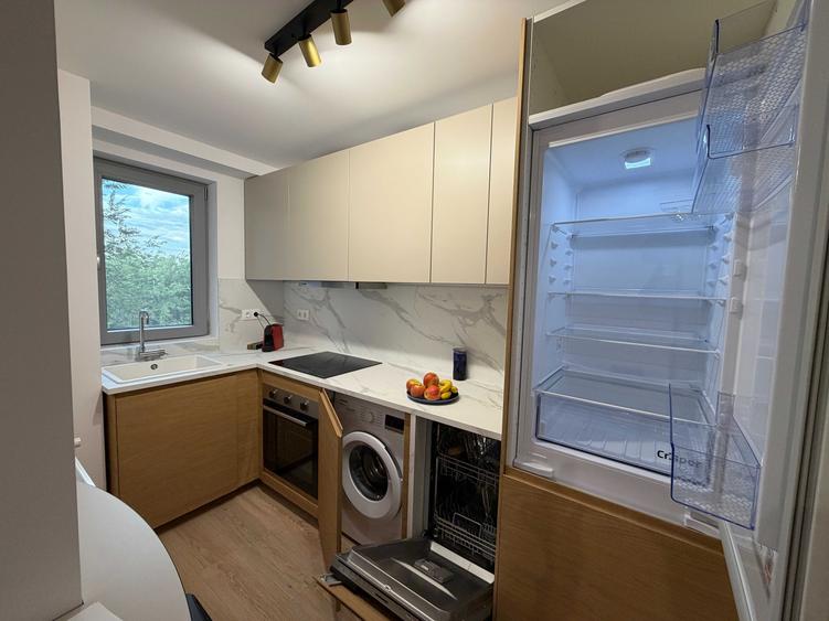 Apartament cu 2 camere decomandat în Tei