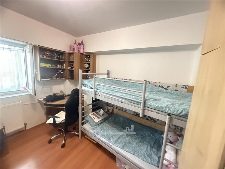 Apartament cu 2 camere decomandat, mobilat în Galata