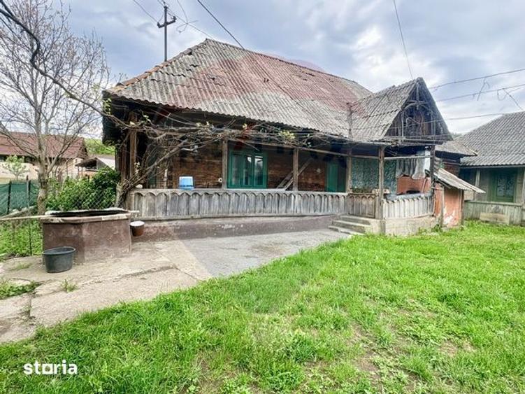 Casă cu 2 camere cu Teren 1304 Mp în Rozavlea