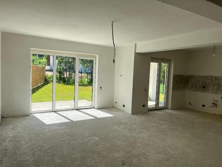 Duplex cu 5 camere cu Garaj în Feleacu