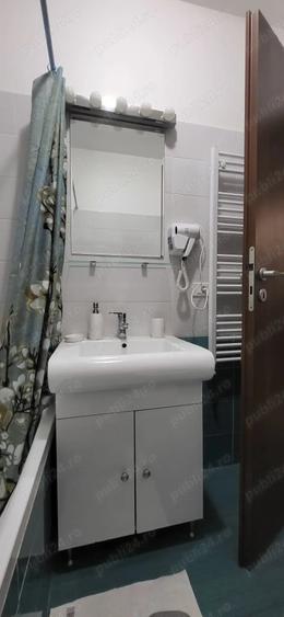 Garsonieră decomandată în Apărătorii Patriei