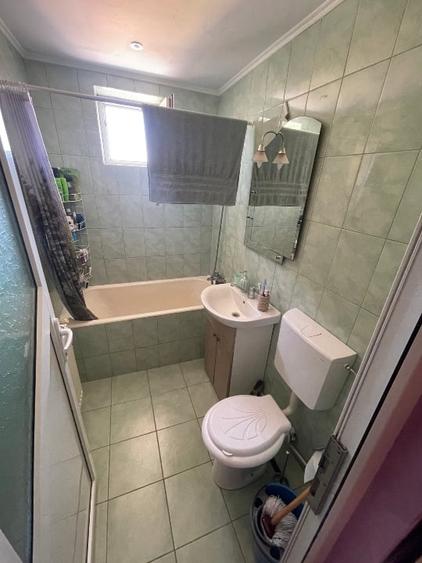 Apartament cu 3 camere semidecomandat, mobilat în Kogălniceanu