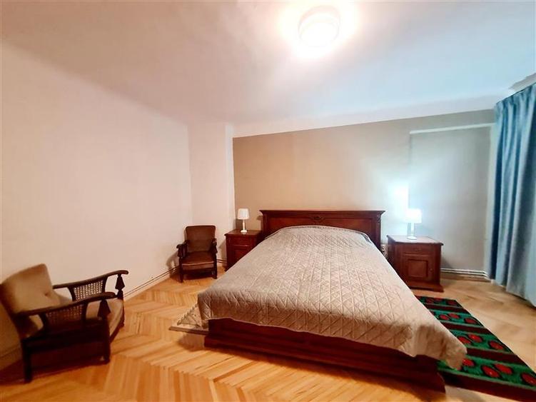 Apartament cu 3 camere decomandat în Centrul Istoric