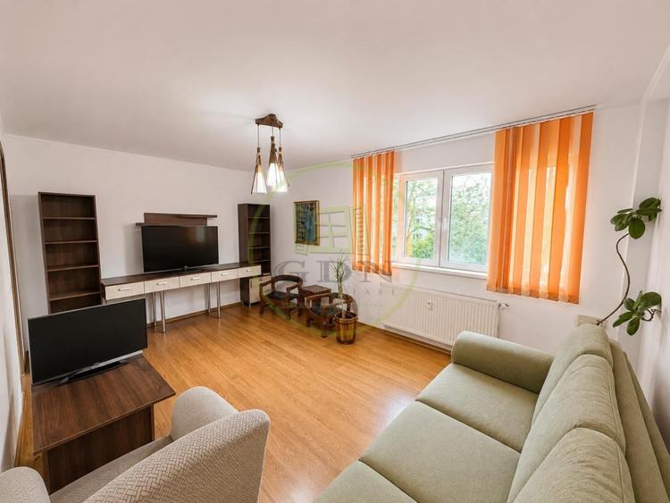Apartament cu 4 camere decomandat în Rahova