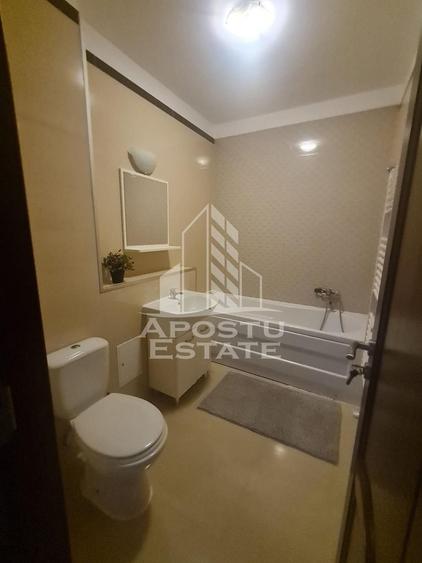 Apartament cu 3 camere semidecomandat, mobilat în Subcetate