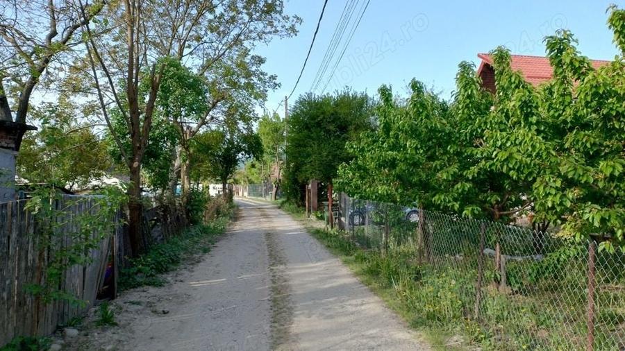 Teren de 2200 mp, în Olteni