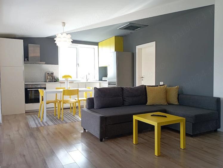 Apartament cu 3 camere decomandat, mobilat în Crișan