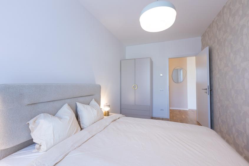 Apartament cu 2 camere semidecomandat, mobilat în Central