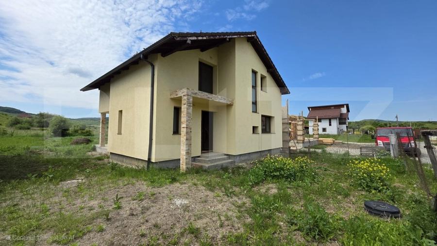 Casă individuală cu 4 camere cu Canalizare în Nord-Vest