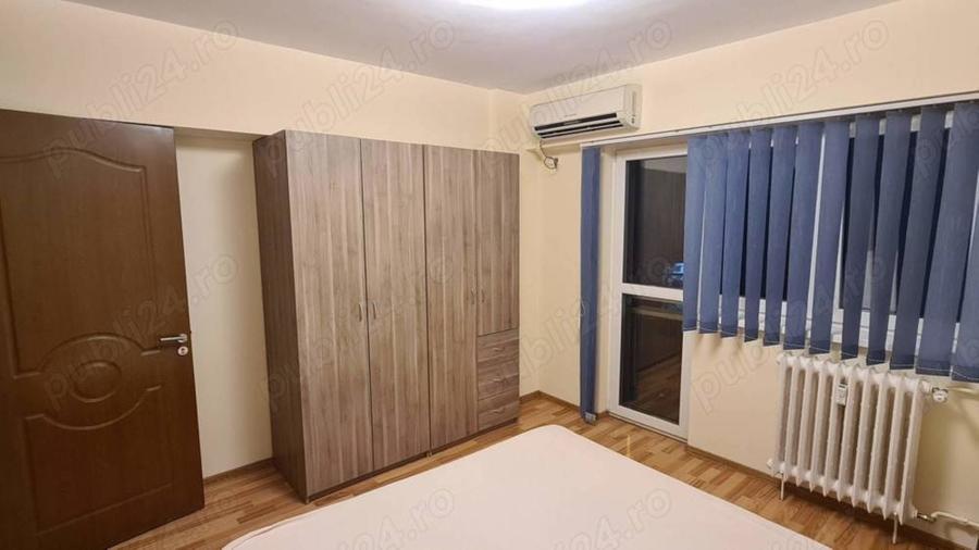 Apartament cu 3 camere semidecomandat în Universitate