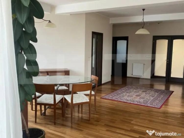 Casă cu 7 camere cu Teren 1200 Mp în Unirea