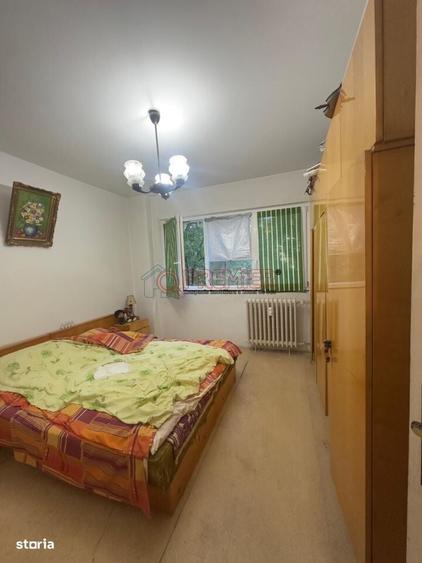 Apartament cu 3 camere decomandat în Alexandru Obregia
