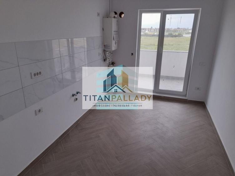 Apartament cu 4 camere decomandat în Titan