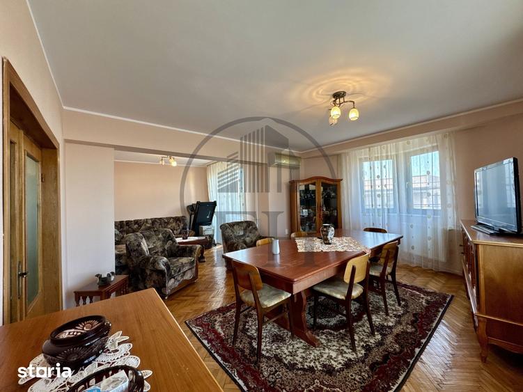 Casă cu 7 camere decomandat cu Teren 441 Mp în Coiciu
