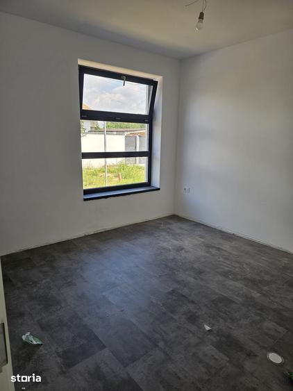 Casă cu 3 camere cu Teren 300 Mp în Pielești