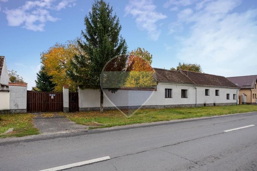 Casă individuală cu 8 camere cu Teren 610 Mp în Bod