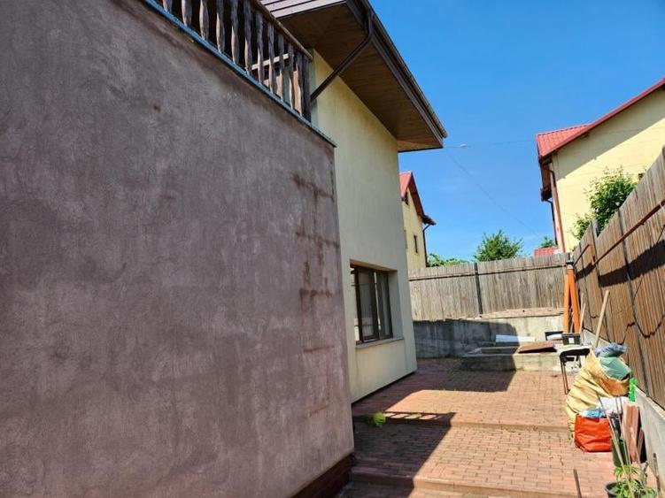 Casă cu 5 camere cu Canalizare în Dragomirești-Vale