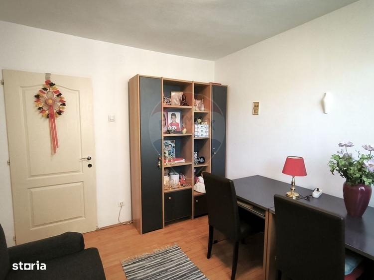 Apartament cu 3 camere decomandat în Central