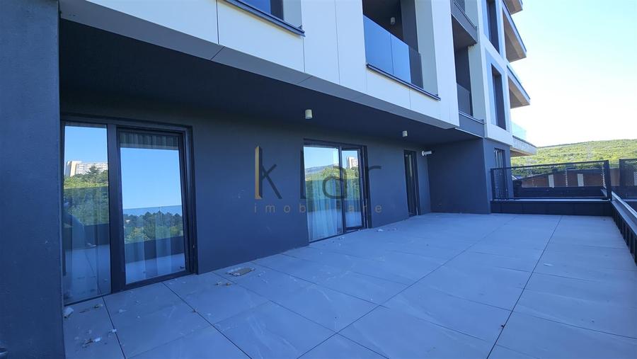 Apartament cu 2 camere semidecomandat, mobilat în Sopor